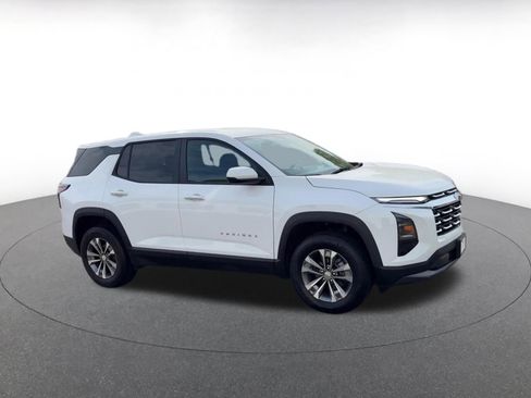 Used 2025 Chevrolet Equinox LT FWD image 2