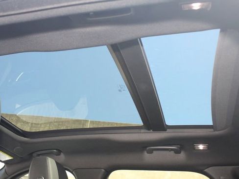 New 2026 Land Rover Range Rover Velar S image 23