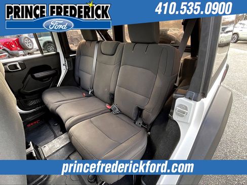 Used 2018 Jeep Wrangler Unlimited Sport S image 24