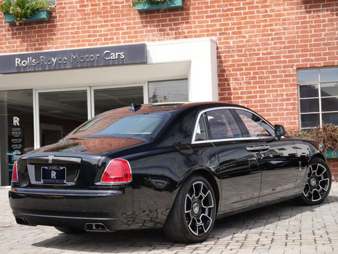 Used 2019 Rolls-Royce Ghost RWD image 2