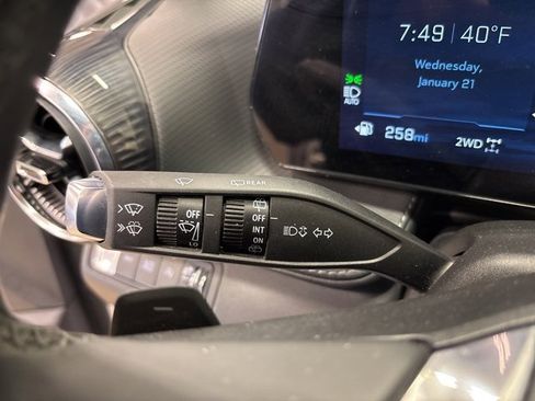 Used 2025 Chevrolet Equinox LT w/ Safety and Technology Package image 37