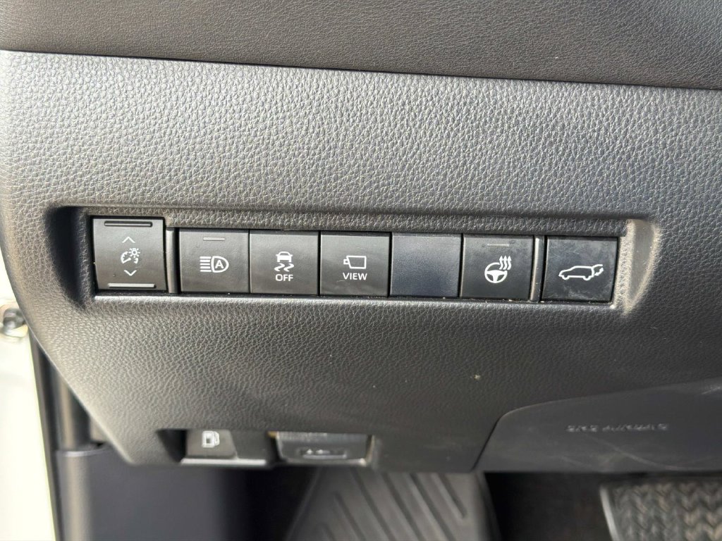 Used 2021 Toyota Venza Limited AWD/4WD image 23