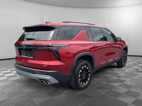 Used 2025 Chevrolet Traverse Z71 w/ LPO, Floor Liner Package AWD/4WD image 4