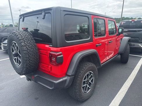 Used 2025 Jeep Wrangler Unlimited Rubicon AWD/4WD image 4