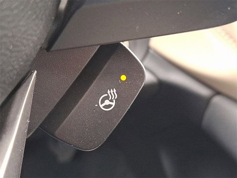 Certified 2025 Subaru Outback Limited image 26