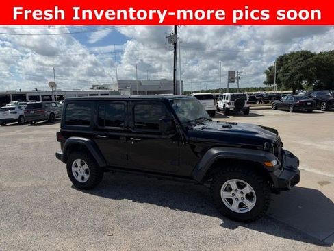 Used 2022 Jeep Wrangler Unlimited Sport image 2