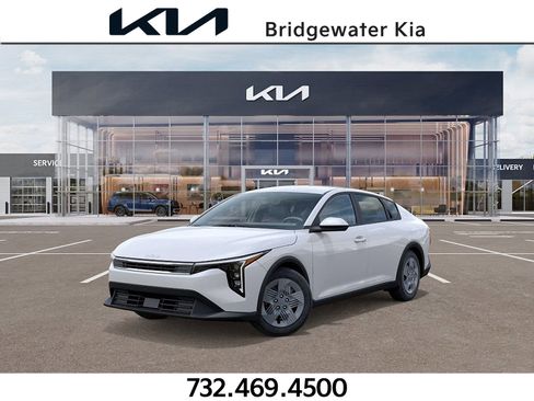 New 2025 Kia K4 LX image 1
