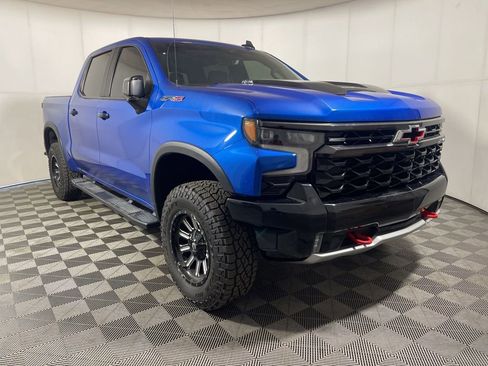 Used 2023 Chevrolet Silverado 1500 ZR2 w/ Technology Package image 2