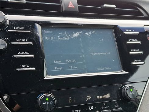 Used 2018 Toyota Camry SE w/ Convenience Package FWD image 18