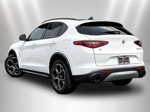 Used 2023 Alfa Romeo Stelvio Ti AWD/4WD image 4