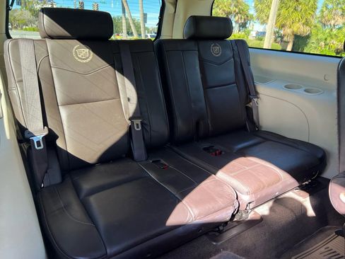 Used 2014 Cadillac Escalade ESV Platinum image 26