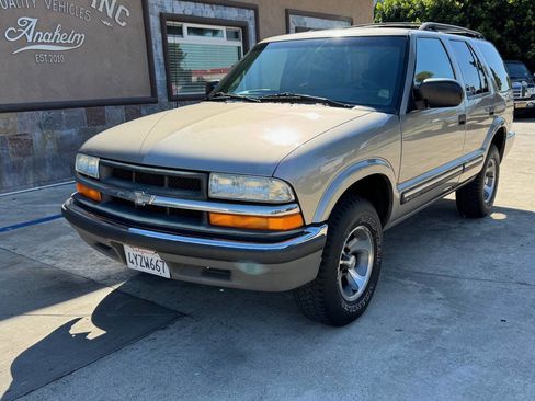 Used 2001 Chevrolet Blazer LS w/ Preferred Equipment Group image 2