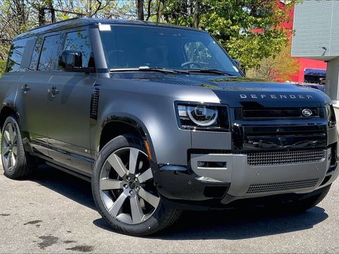 New 2026 Land Rover Defender 130 V8 AWD/4WD image 2