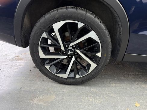 Used 2022 Mitsubishi Outlander SE image 35