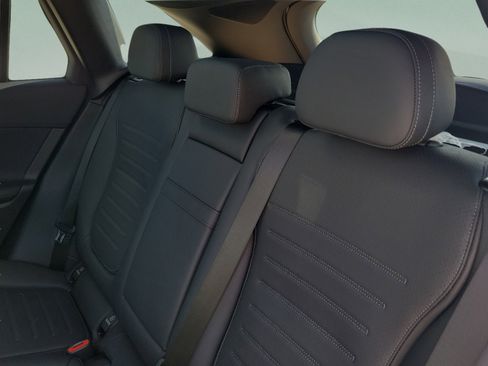 Certified 2026 Mercedes-Benz GLC 300 image 9