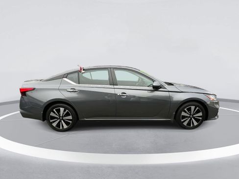 Certified 2021 Nissan Altima 2.5 SV image 5