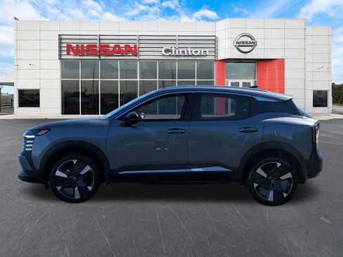New 2026 Nissan Kicks SR FWD image 6