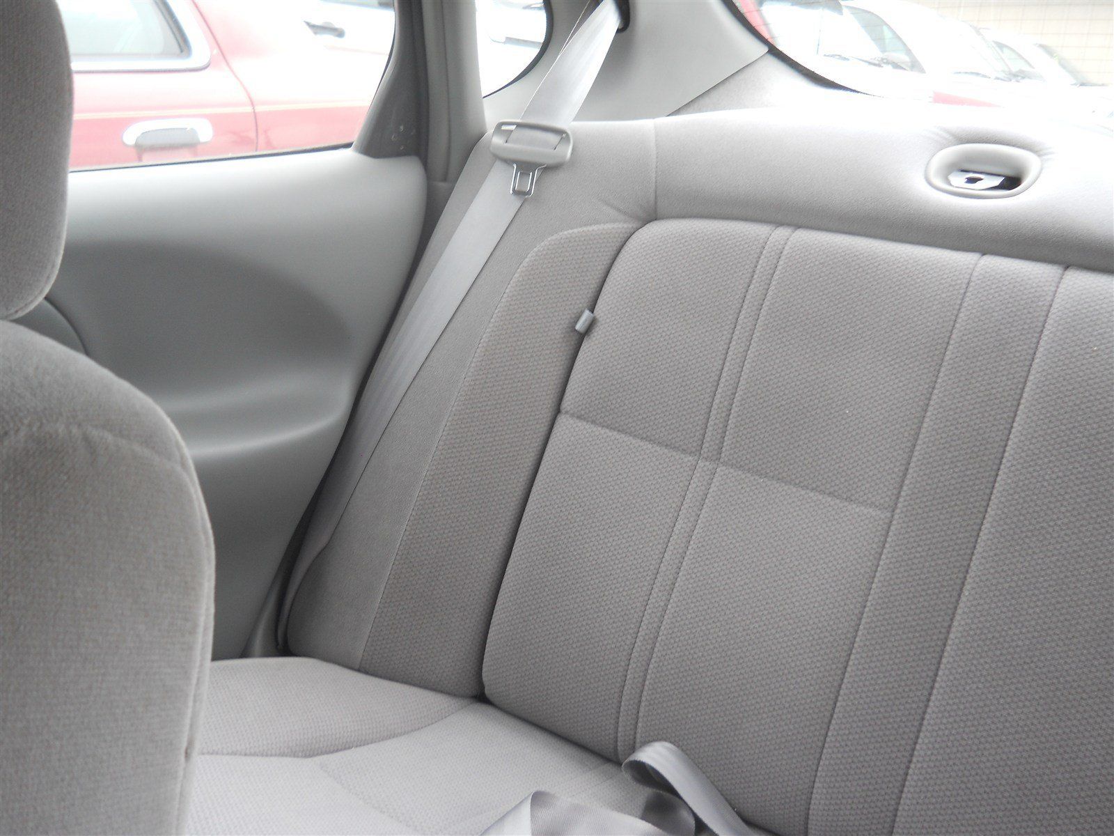 Used 1998 Ford Taurus SE FWD image 8