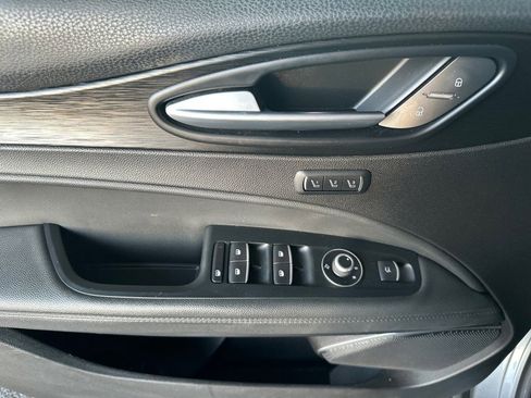 Used 2018 Alfa Romeo Stelvio AWD image 12