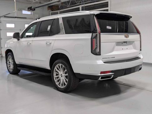 Used 2023 Cadillac Escalade Premium Luxury AWD/4WD image 10
