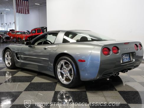 Used 2003 Chevrolet Corvette Coupe w/ Preferred Equipment Group RWD image 10