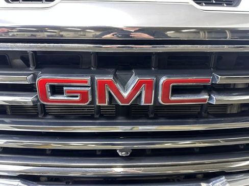 Used 2023 GMC Sierra 2500 SLT w/ SLT Premium Package image 9