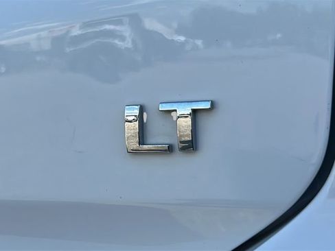 Certified 2023 Chevrolet Equinox LT FWD image 33