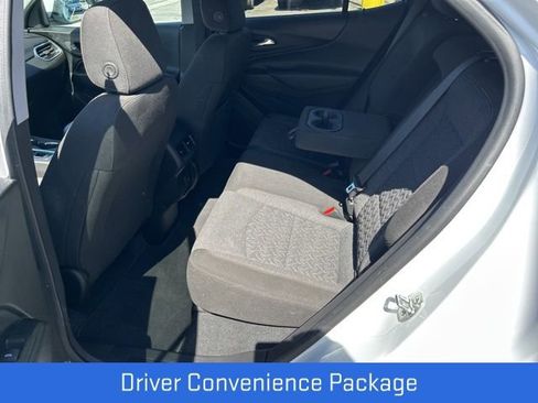 Used 2023 Chevrolet Equinox LT w/ Driver Convenience Package image 8
