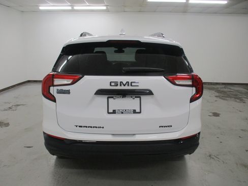 Certified 2023 GMC Terrain SLE w/ Driver Convenience Package AWD/4WD image 10