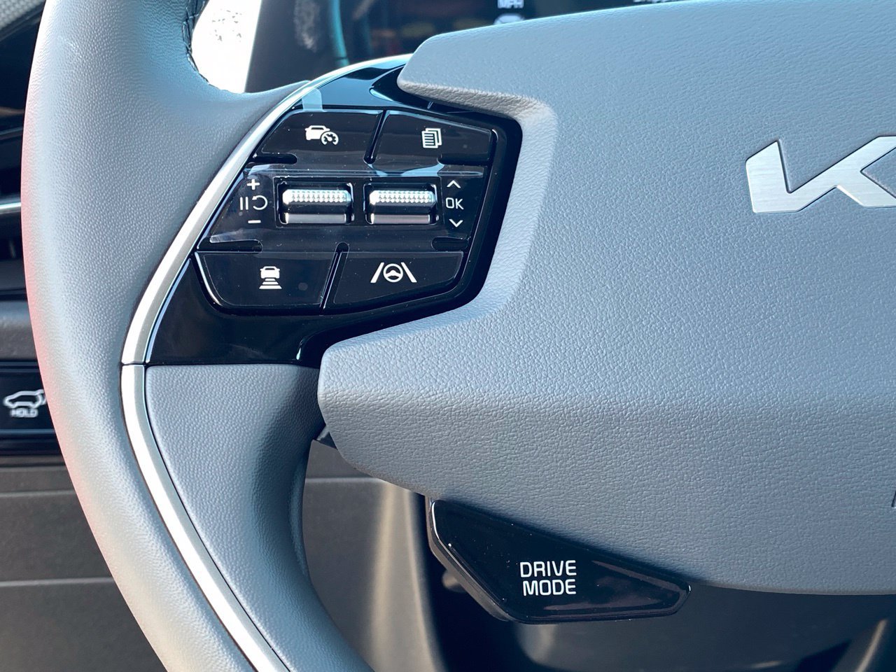 New 2026 Kia Niro EX FWD image 15