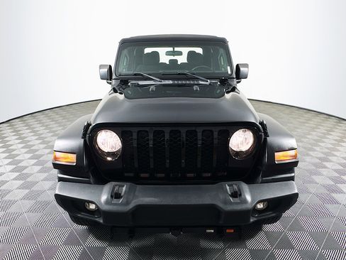 Used 2022 Jeep Gladiator Sport image 2