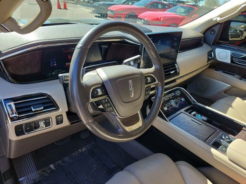 Used 2022 Lincoln Navigator Reserve image 16