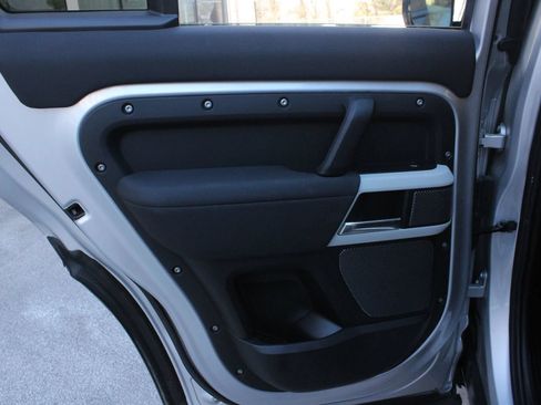 Used 2020 Land Rover Defender 110 First Edition AWD/4WD image 19