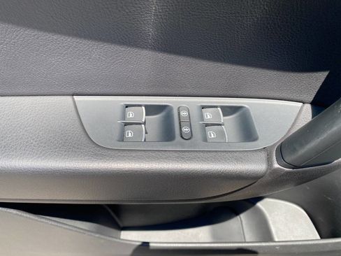 Used 2014 Volkswagen Touareg VR6 AWD/4WD image 12