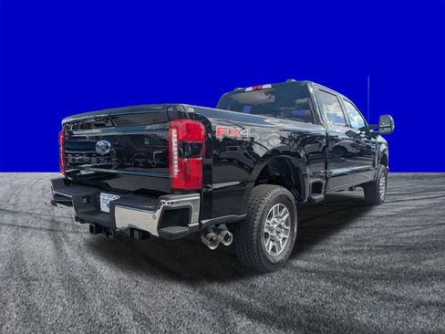 New 2026 Ford F250 Lariat w/ FX4 Off-Road Package image 3