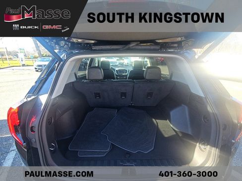 Used 2023 GMC Terrain SLT w/ Infotainment Package II image 11