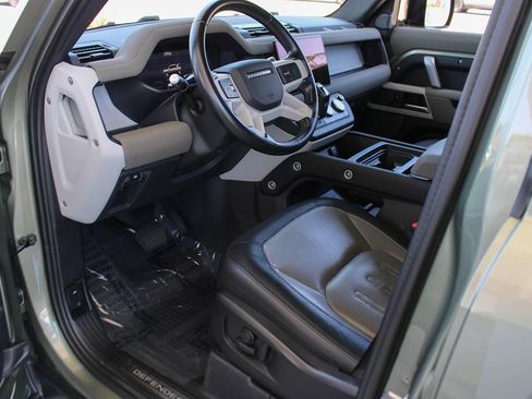 Used 2022 Land Rover Defender 110 X-Dynamic SE AWD/4WD image 13