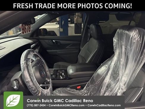 Used 2025 Buick Enclave Sport Touring w/ Power Package image 8