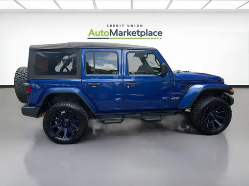 Used 2019 Jeep Wrangler Unlimited Sahara AWD/4WD image 8