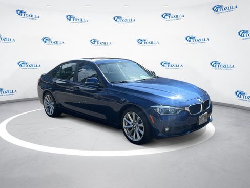 Used 2018 BMW 320i xDrive Sedan image 7