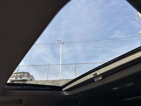 Used 2023 Chevrolet Traverse High Country image 11