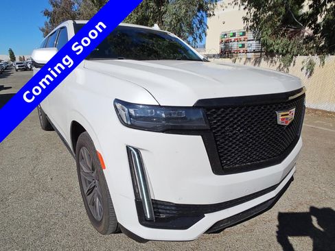 Used 2023 Cadillac Escalade ESV Sport Platinum w/ Heavy-Duty Trailer Package image 3