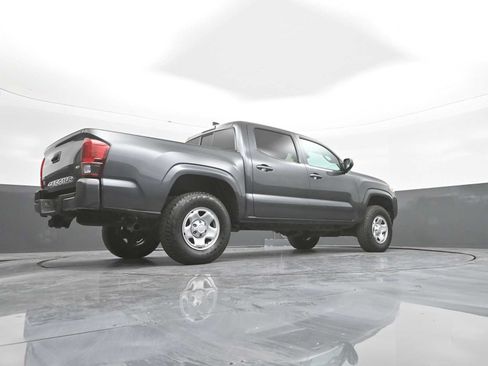 Used 2022 Toyota Tacoma SR AWD/4WD image 38