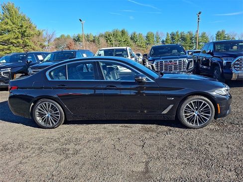 Used 2023 BMW 530e xDrive image 7