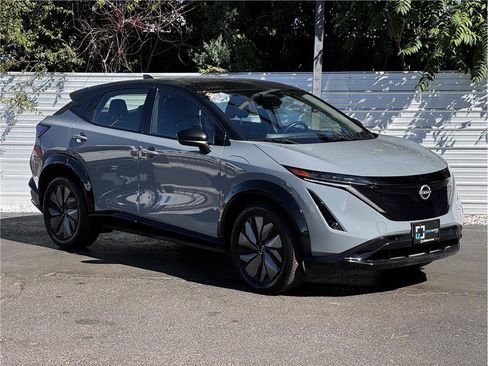 Used 2024 Nissan Ariya AWD image 6