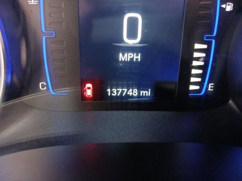 Used 2018 Chrysler Pacifica Touring-L image 19