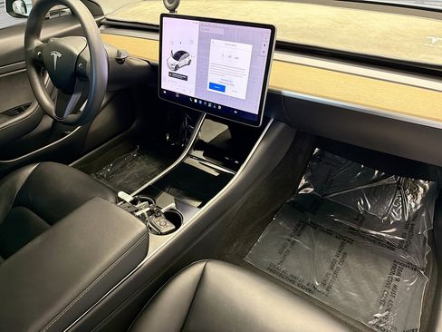 Used 2020 Tesla Model 3 RWD image 12