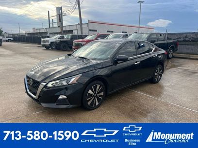 Used 2021 Nissan Altima 2.5 SV w/ SV Premium Package