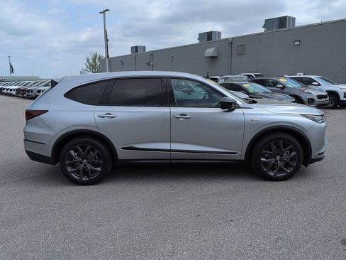 Used 2023 Acura MDX A-Spec image 2