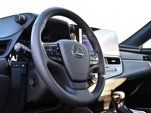 New 2025 Lexus ES 350 w/ Premium Package image 10